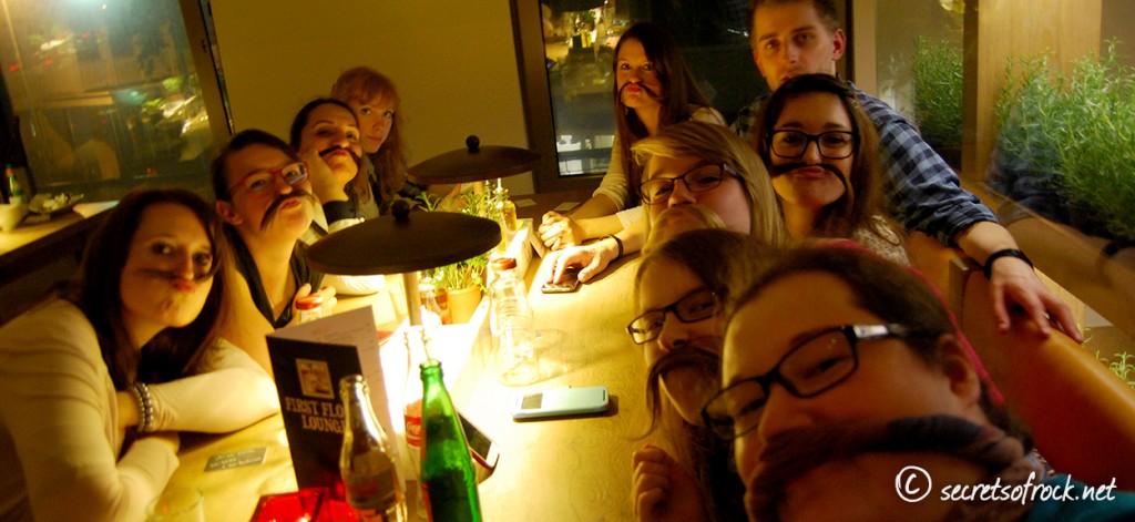 Gruppenselfi im Vapiano mit Moustache