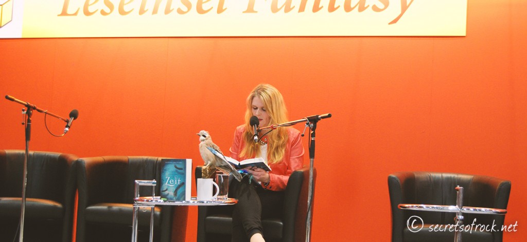 Sandra Regnier während der Lesung