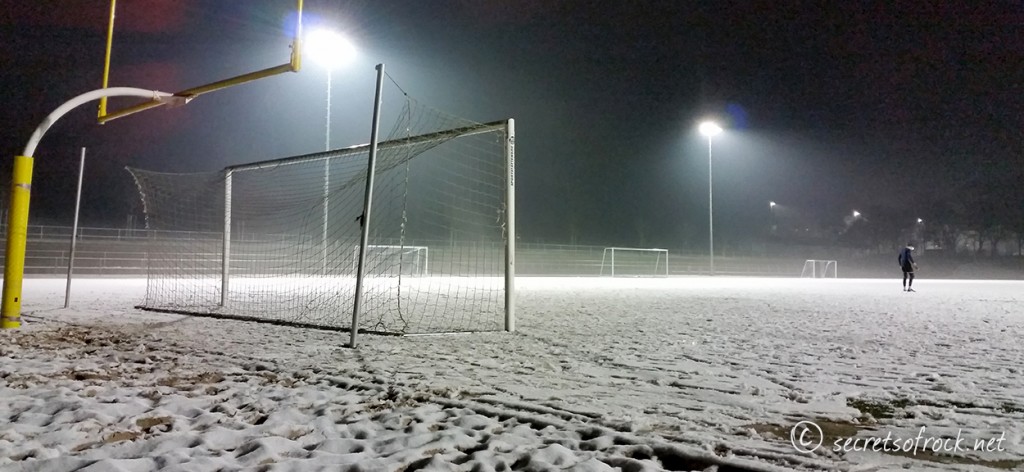 Football-Training im Schnee