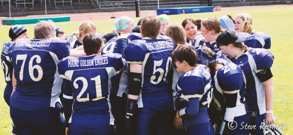Mainz Golden Eagles Ladies Team Huddle Muenchen