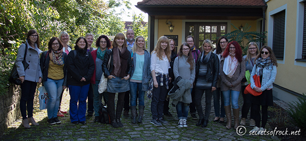 Blogger Gruppenfoto vor dem Verlagsgebaeude