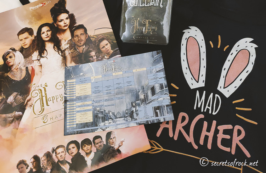 Foto vom Convention Pass, dem Zeitplan, Poster und ONCE Fan-Shirt